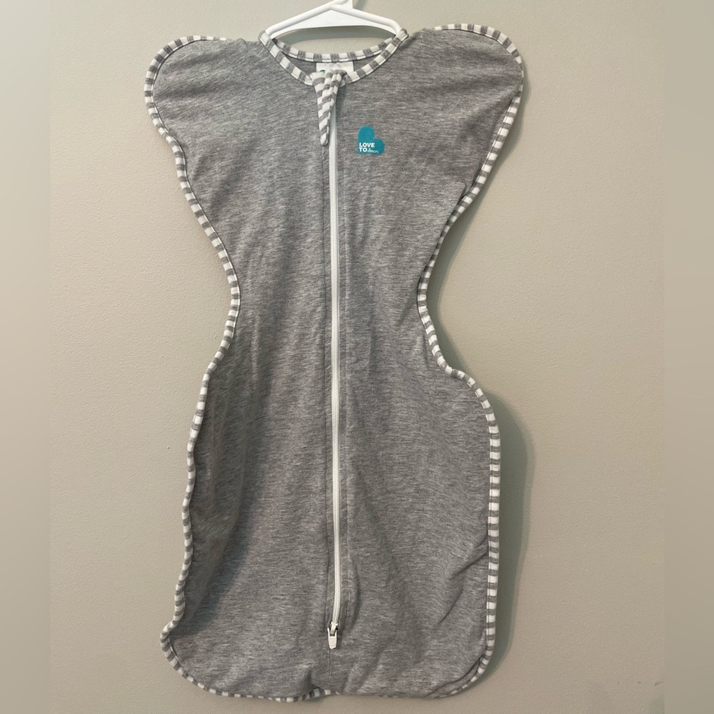Love to Dream Gray and White Sleep Sack- Size Small; 0-3 month